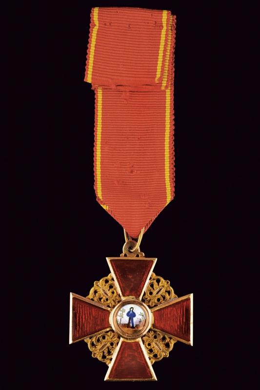 Ordine di Sant'Anna, Croce da cavaliere in oro e smalti con punzoni russi