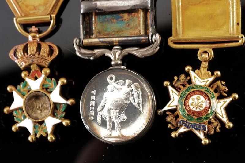 Barretta con quattro miniature commemorative, Inghilterra, circa 1900
