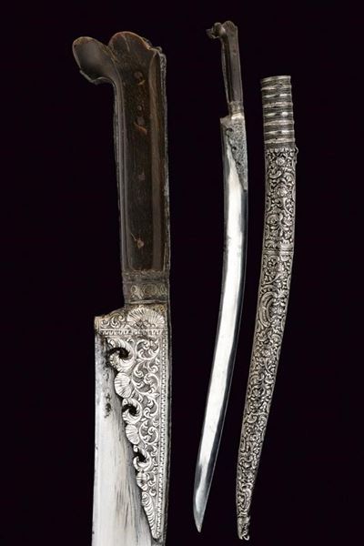 Yatagan turco con montatura in argento, fine XIX secolo