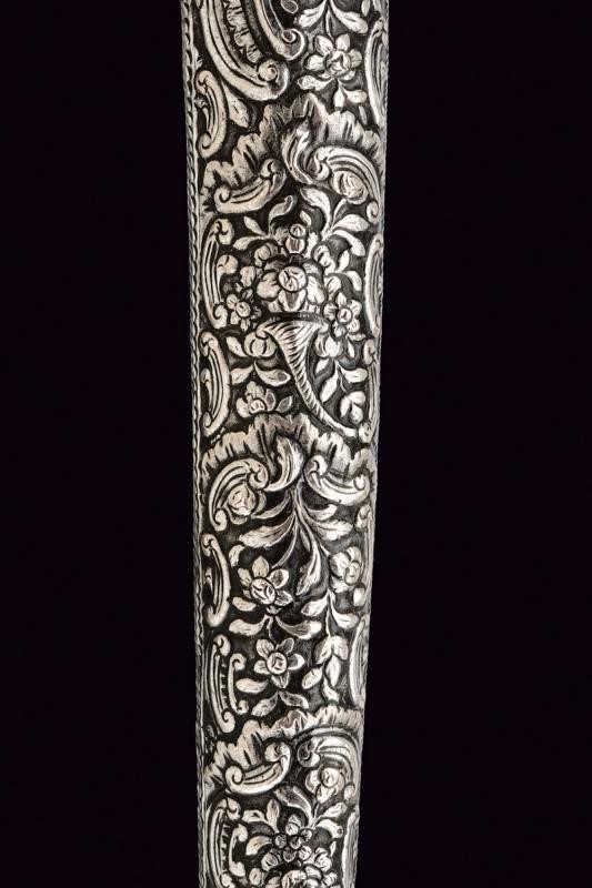 Yatagan turco con montatura in argento, fine XIX secolo