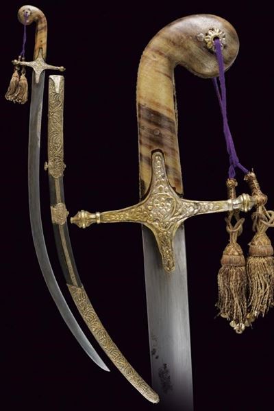 Bel shamshir, lama curva in damasco con decorazioni in ottone, Turchia, XIX Secolo