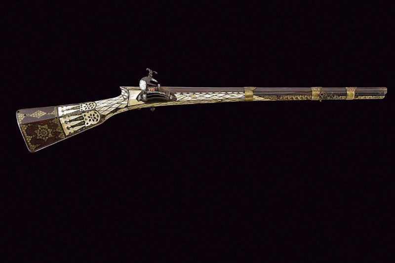 Tufenk (tipo 'Boyliya') alla micheletta, Bulgara, XIX secolo, lunghezza 95,5 cm