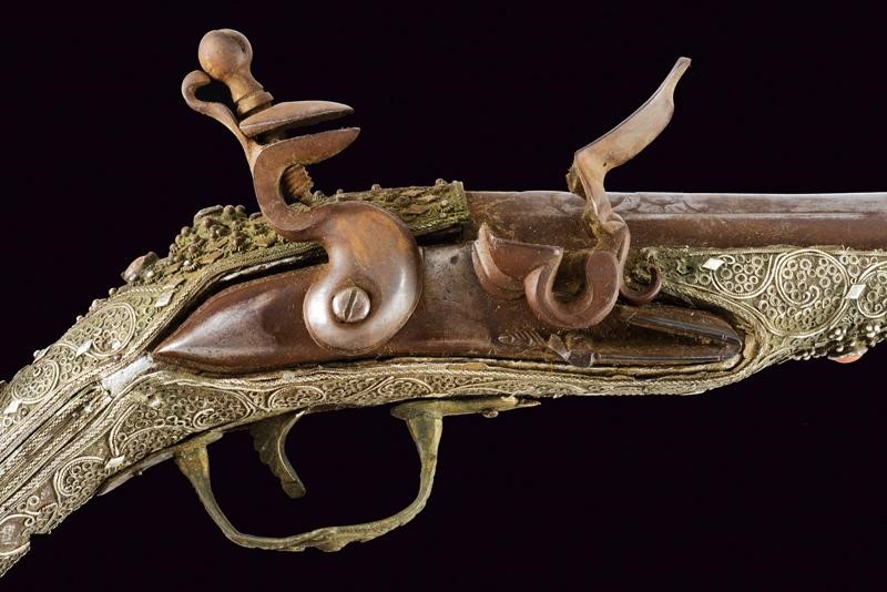 Pistola a pietra focaia, Turchia, Prima metà del XIX Secolo, lunghezza 54.5 cm, con fornimenti in...