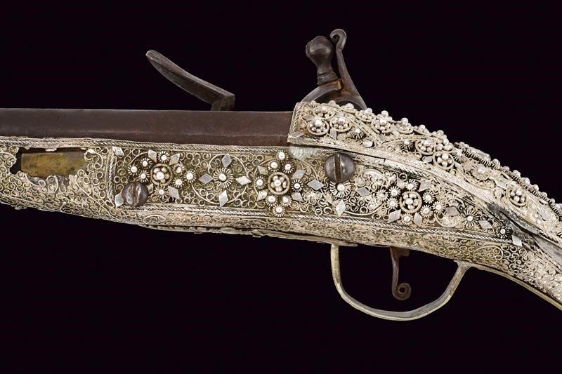 Pistola a pietra focaia turca, con fornimenti in argento, Prima metà del XIX Secolo