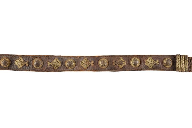 Cinture da Kindjal, cuoio con decorazioni floreali in oro, Caucaso, XIX secolo