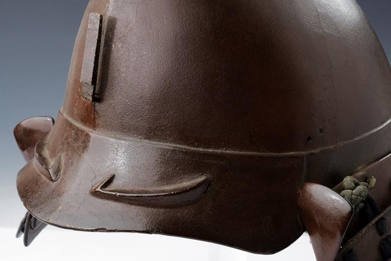 Eboshi Kabuto, elmo giapponese con Maedate e lacca marrone