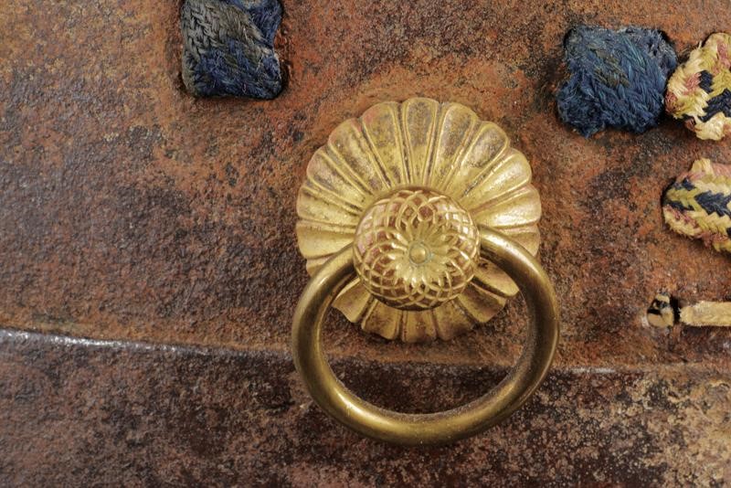 Okegawa Do, armatura in ferro del Periodo Edo con dragone in argento e oro