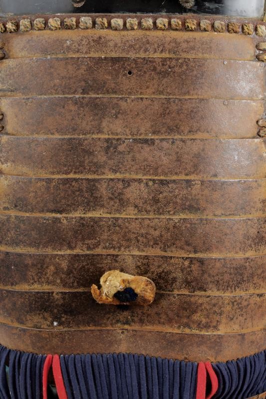 Okegawa Do, armatura in ferro del Periodo Edo con dragone in argento e oro