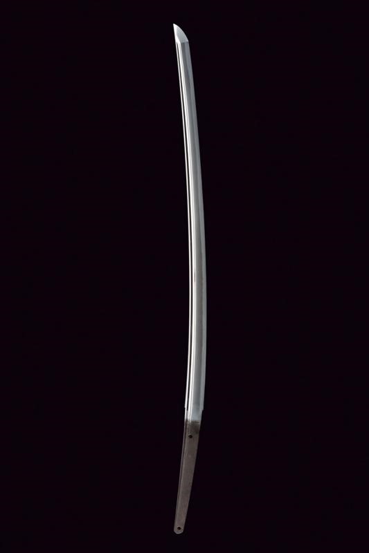 Mutsu no Kami Juji Wara Toshi Naga, Katana firmata con koshirae in ferro e legno laccato
