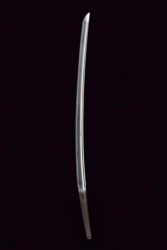 Mutsu no Kami Juji Wara Toshi Naga, Katana firmata con koshirae in ferro e legno laccato
