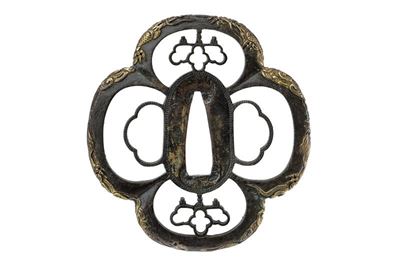 Kinko Tsuba, Mokko-gata in shakudo con decorazione sukashi-bori, Giappone, Periodo Edo (circa 175...