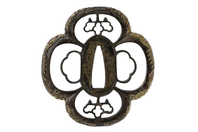 Kinko Tsuba, Mokko-gata in shakudo con decorazione sukashi-bori, Giappone, Periodo Edo (circa 175...