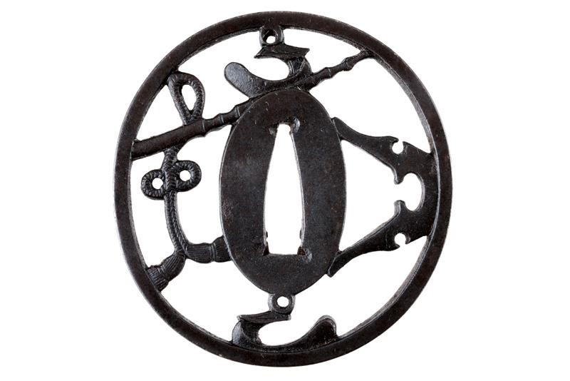 Chosu Ju Kiyotaka, Tsuba in ferro sukashi-bori con motivi di finimenti da cavallo