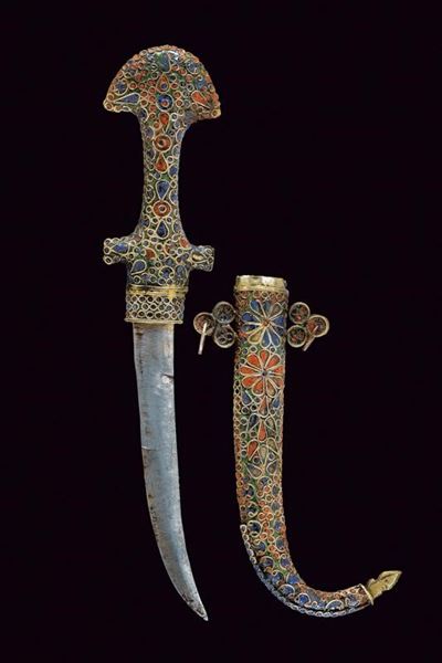 Koummiya marocchino con fornimenti smaltati, lunghezza 37 cm, circa 1900