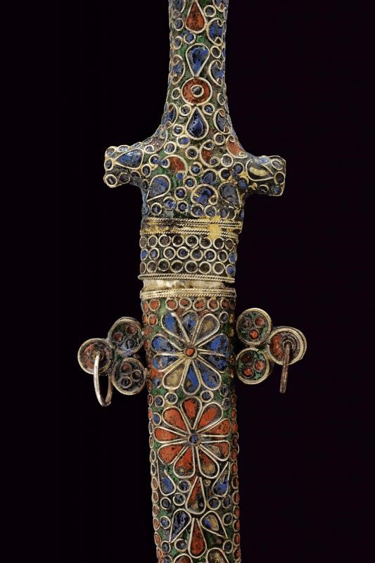 Koummiya marocchino con fornimenti smaltati, lunghezza 37 cm, circa 1900