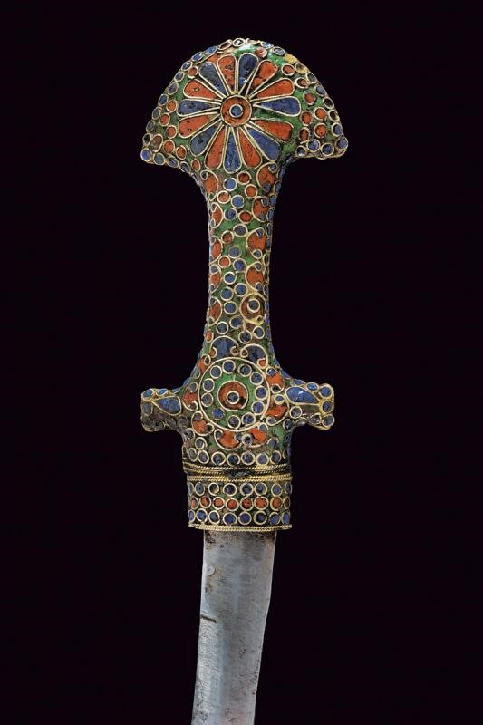 Koummiya marocchino con fornimenti smaltati, lunghezza 37 cm, circa 1900