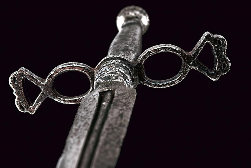 Pugnale europeo del XVII secolo con lama dritta e punta a freccia