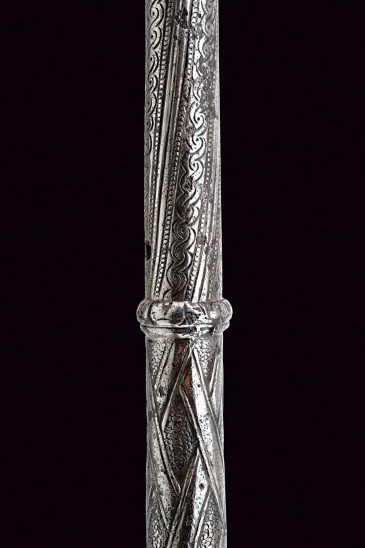 Azza d'armi incisa, Europa orientale, XVI Sec., lunghezza 75.7 cm