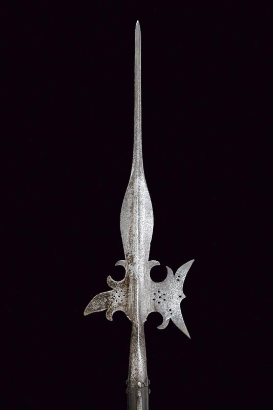 Alabarda, ferro con fusto ligneo, Italia, circa 1600