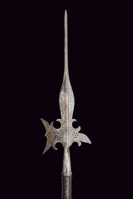 Alabarda, ferro con fusto ligneo, Italia, circa 1600
