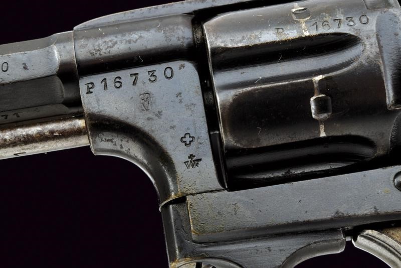 Revolver Schmidt Mod. 1882, calibro 8 mm, con fondina in cuoio
