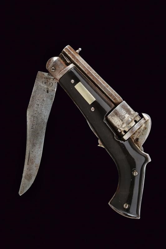 Revolver a spillo con coltello pieghevole, Francia, lunghezza 23.2 cm.