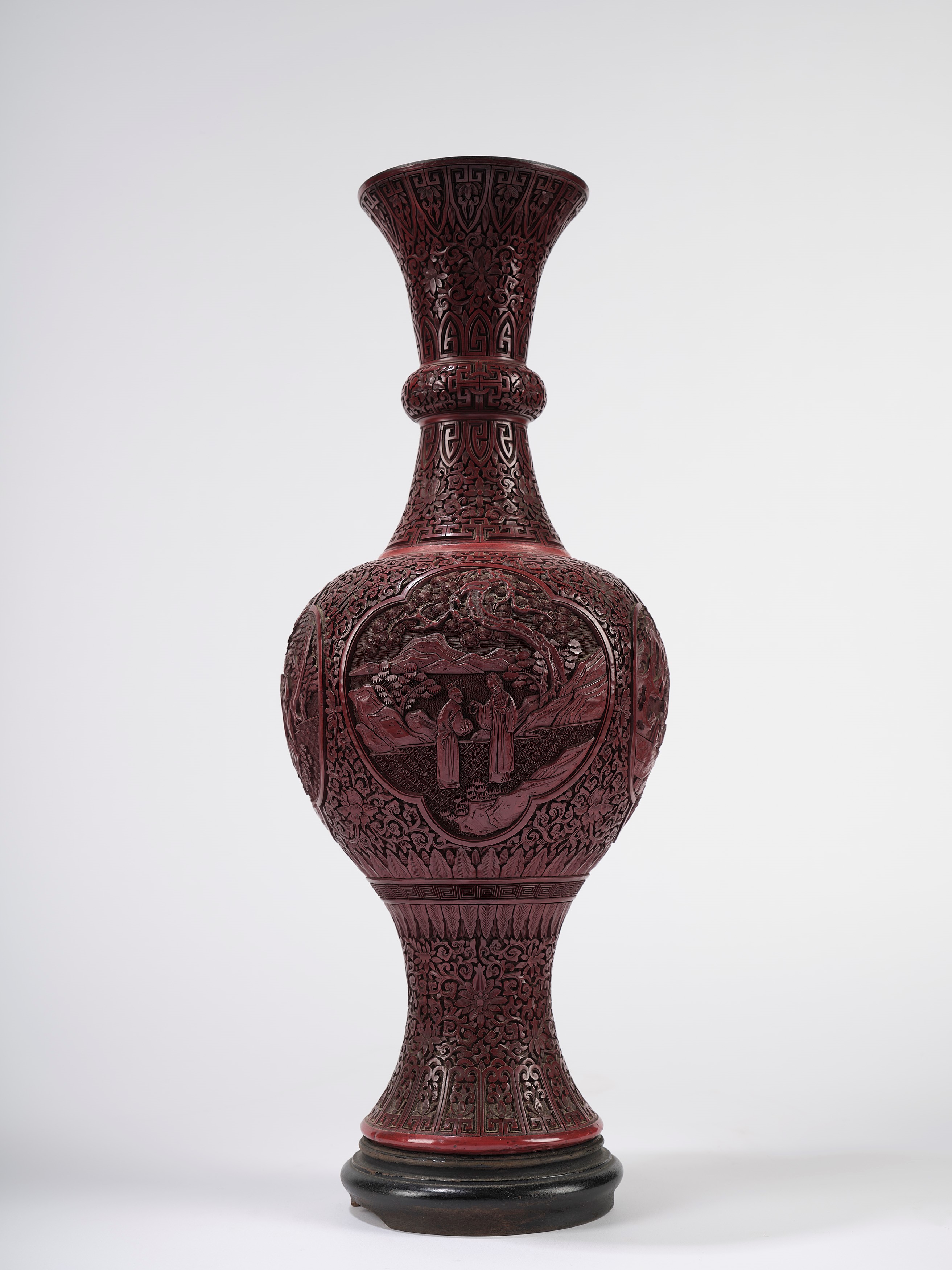 Vaso in lacca rossa cinabro