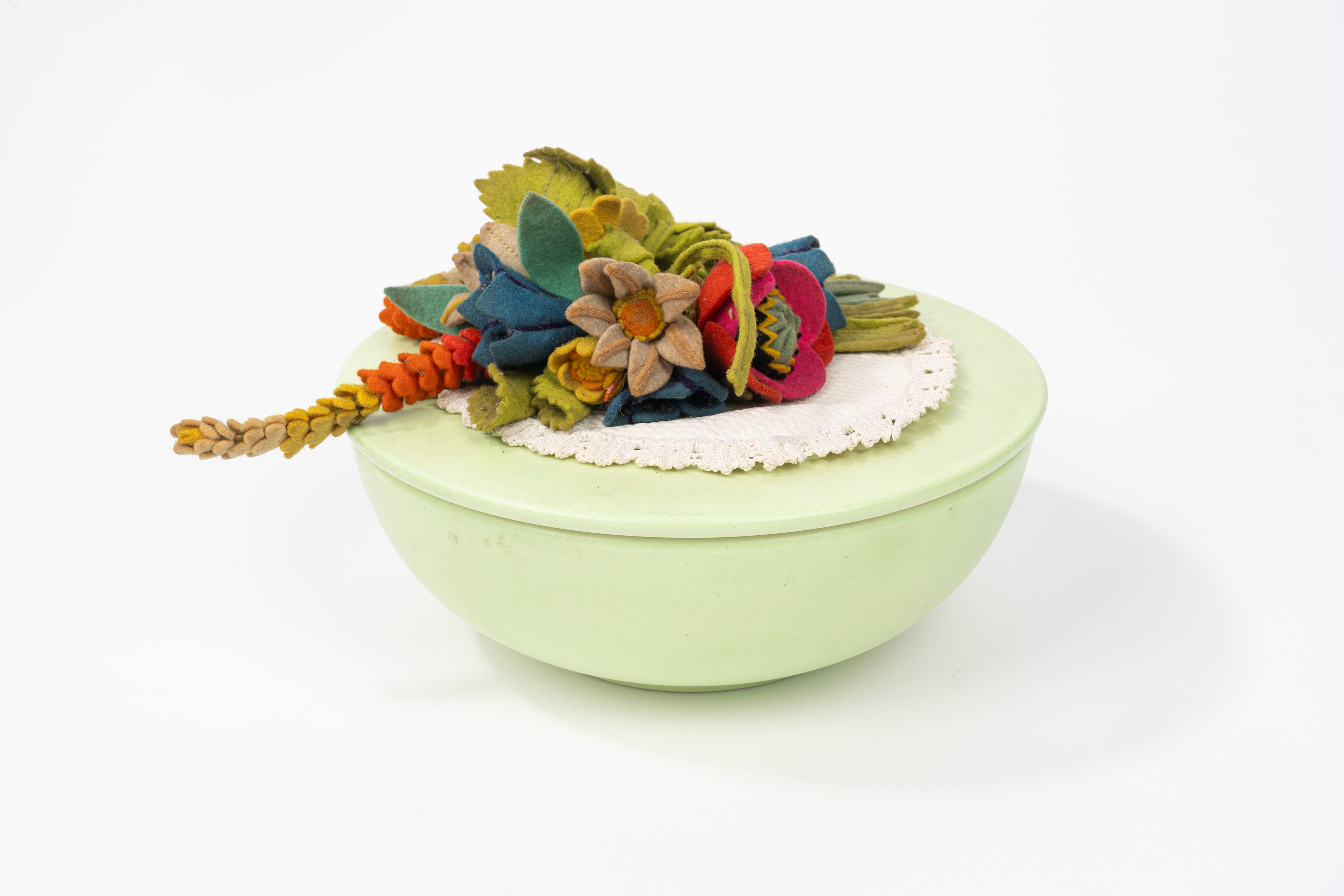 Lenci - Porta Bon Bon in Ceramica con Coperchio Decorato con Composizione Floreale in Panno