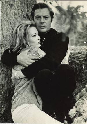 Marcello Mastroianni e Faye Dunaway in "Amanti"
