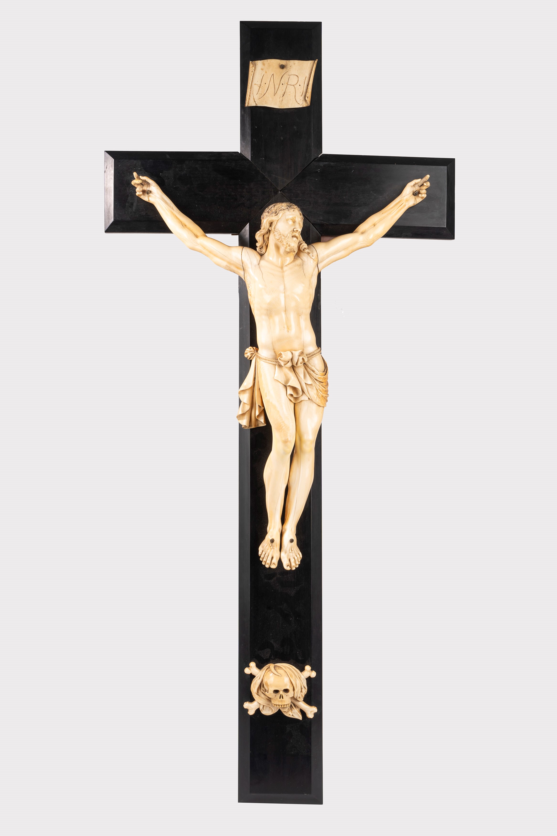 Scuola tedesca, secolo XIX - ☼ Ivory crucifix | Charms of Art