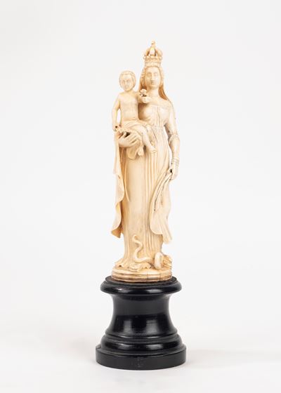 ☼ Madonna con Bambino in Avorio