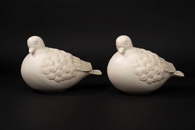 Coppia di Colombi in Ceramica Bianca