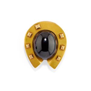 Garnet brooch