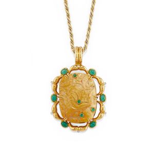 Collana con pendente in pietra dura