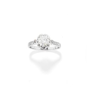  - Anello con diamanti