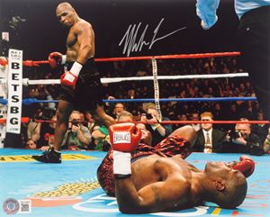  - Mike Tyson – Foto autografata – 21,5x 20 cm (8”x10” inch) - Cert. Beckett