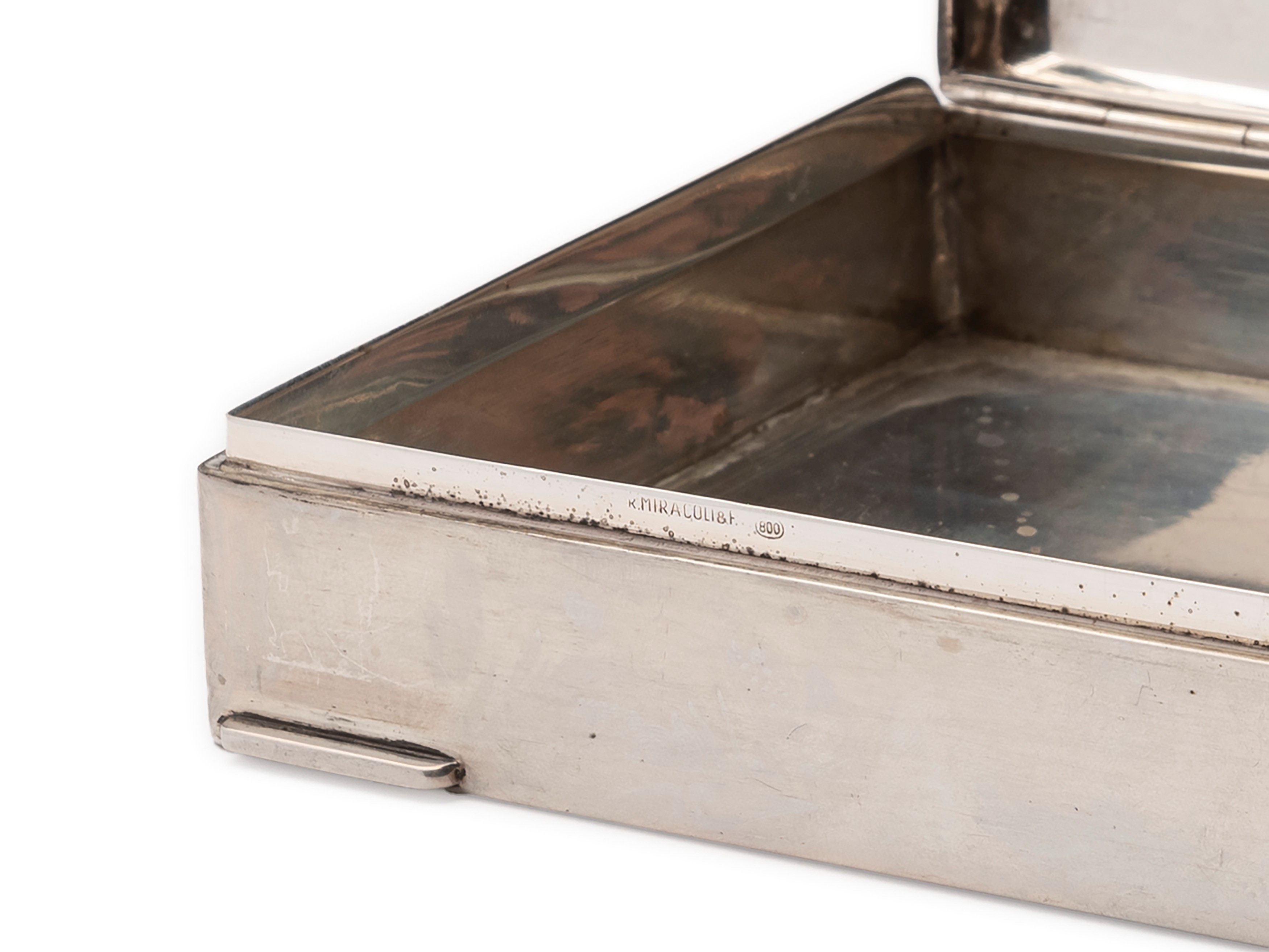 Gruppo di cinque oggetti