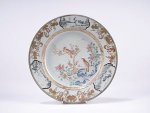 Piatto in porcellana famiglia rosa