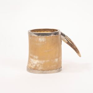 Boccale in corno e metallo argentato, inizio XX secolo