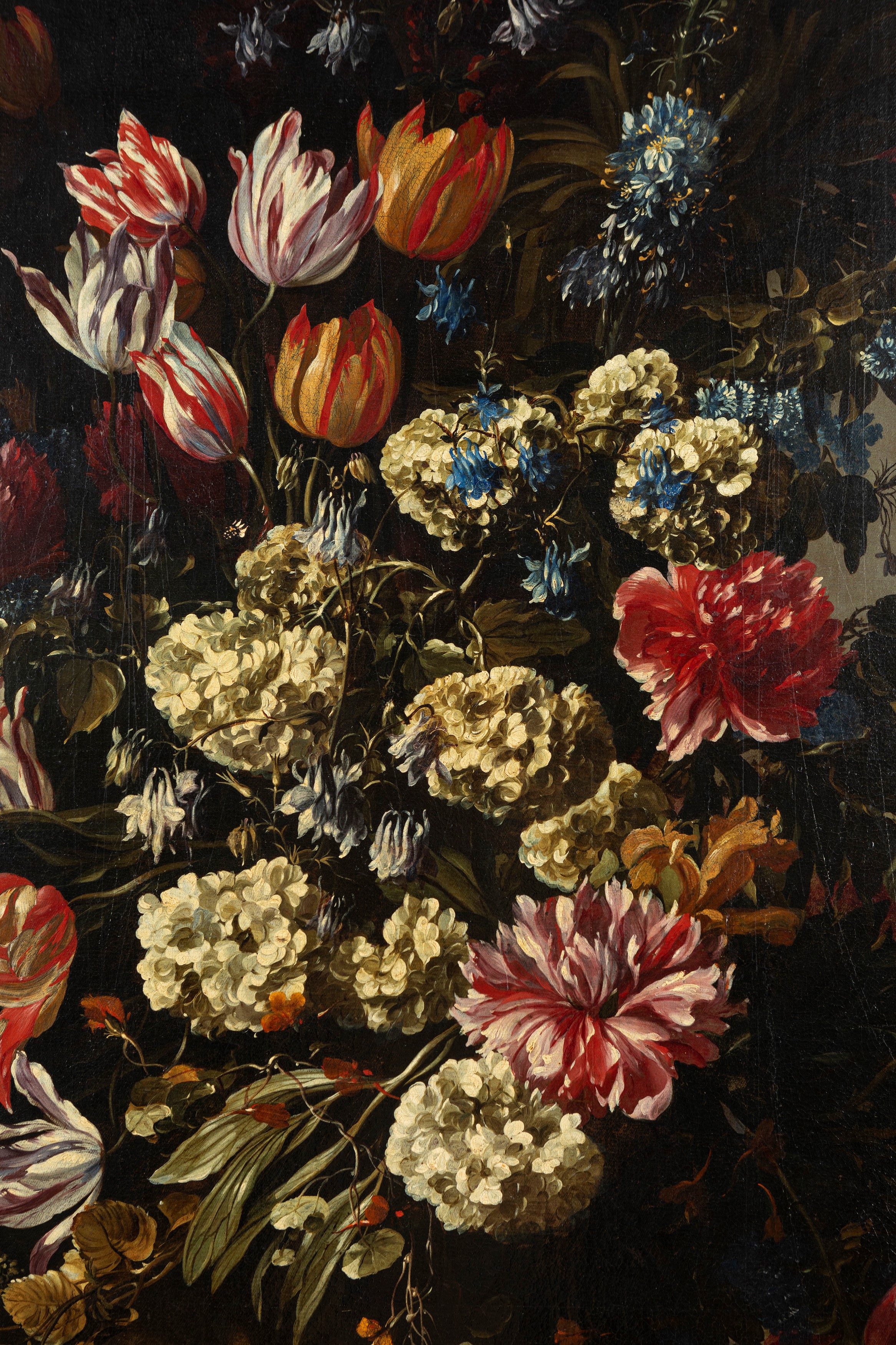 Paolo Porpora - Fiori in un vaso decorato con putti, olio su tela