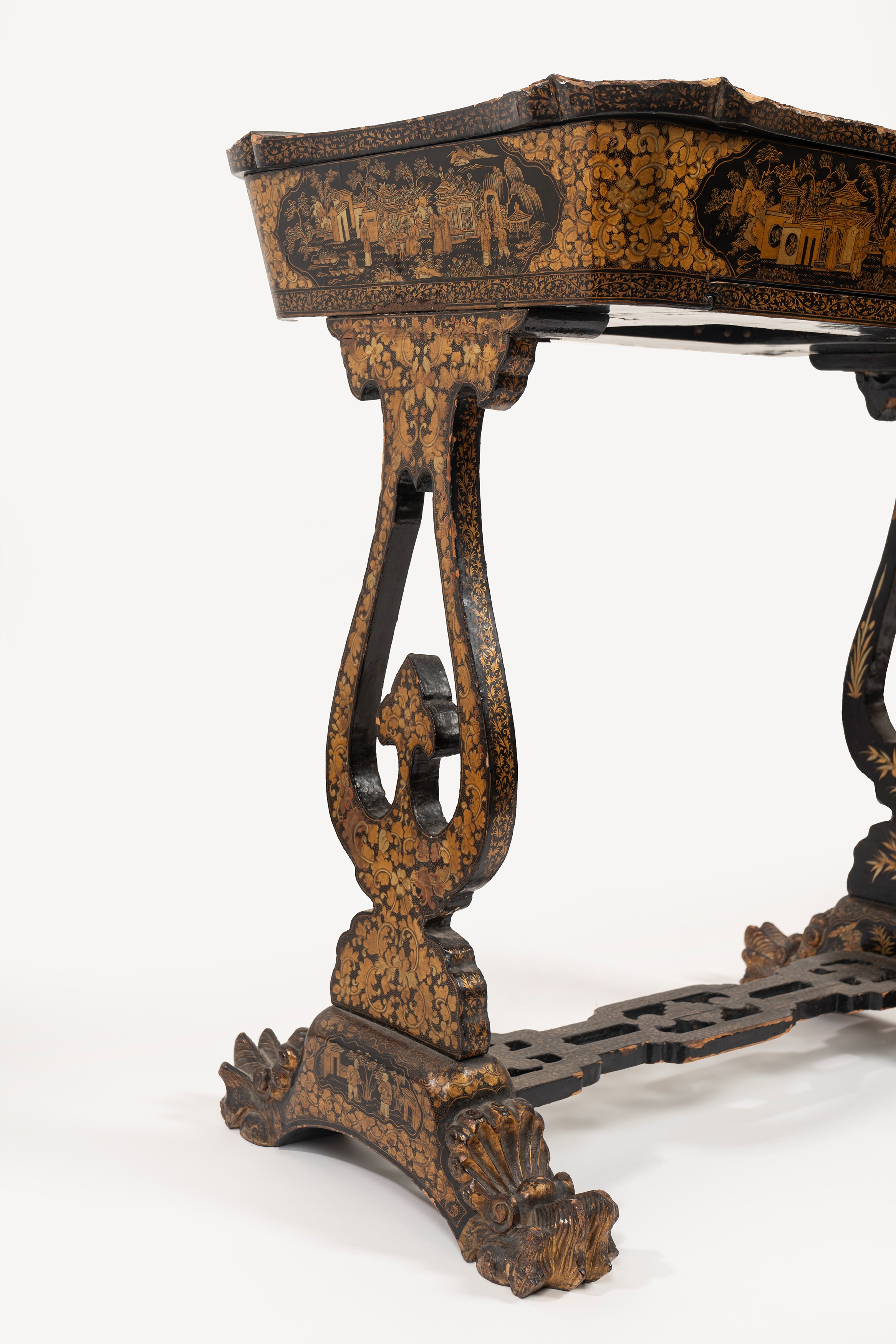 Tavolino da Lavoro in Lacca Decorato a Chinoiserie, Secolo XIX