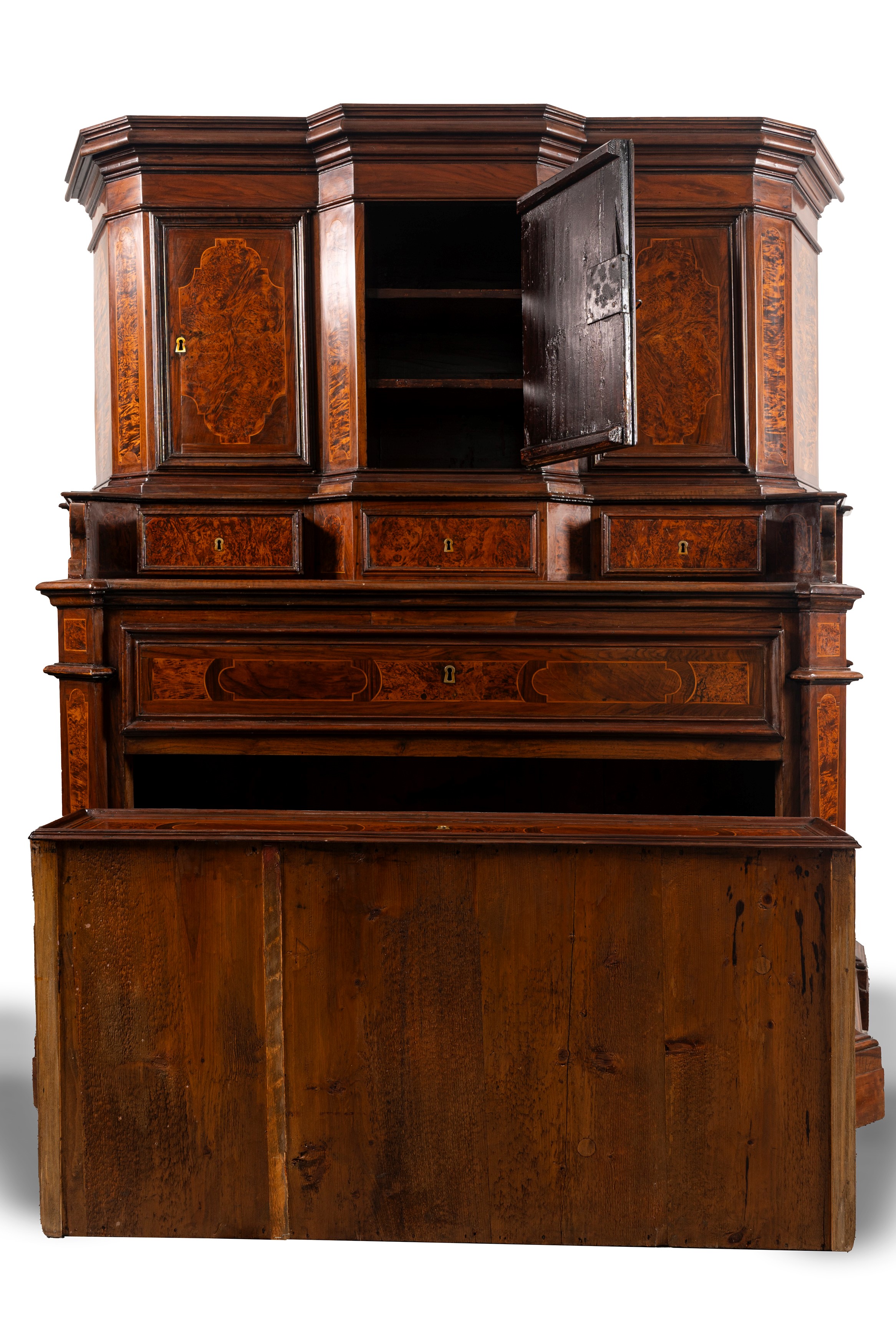 Grande credenza a due corpi, Francoforte secolo XVIII