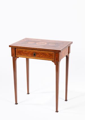 Bois de rose and bois de violette veneered and inlaid small center writing desk