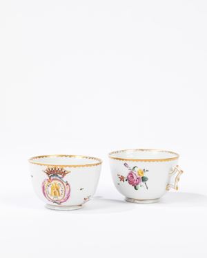 Pair of polychrome porcelain cups
