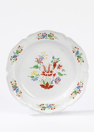  - Piatto in maiolica policroma