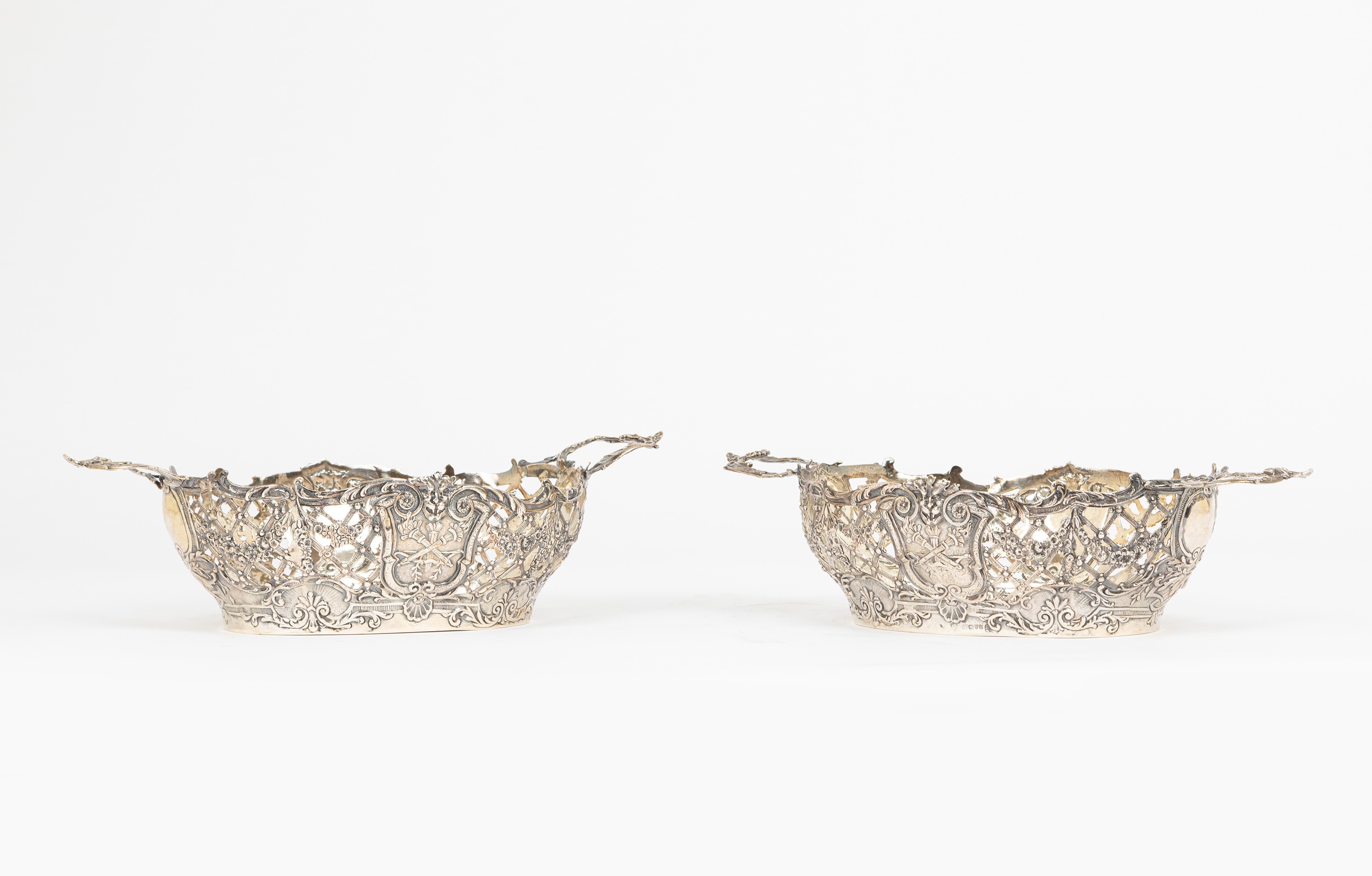 Coppia cestini biansati in argento. Germania, fine secolo XIX