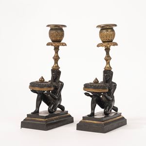 Coppia di candelieri Retour d'Egypte in bronzo, secolo XIX