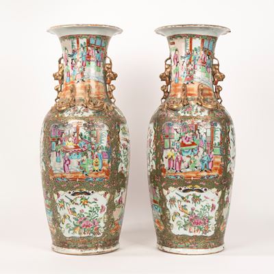 Coppia di Vasi in Porcellana Policroma Famiglia Rosa, Canton, Cina Secolo XIX