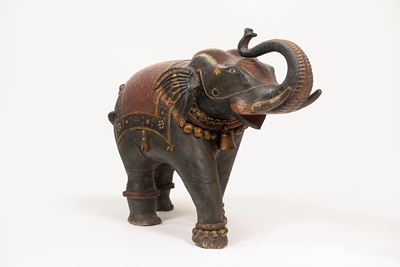 Elefante in Legno Laccato Policromo, India Secolo XIX