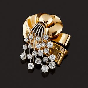 Spilla in oro bicolore 18K e diamanti taglio vecchio ct 3,00